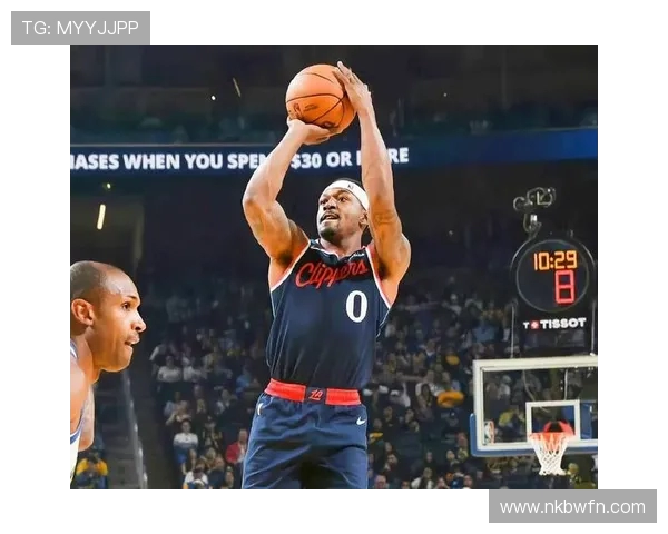 勇士与快船激战回顾精彩瞬间与经典对决全景解析