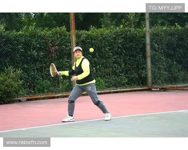 广州网球队在全国锦标赛中的团队协作表现值得称赞与反思 广州网球队在全国锦标赛中的团队协作表现值得称赞与反思