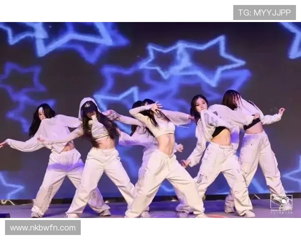 全国街舞大赛点评成都飞盘队展现力量与激情的完美结合 全国街舞大赛点评成都飞盘队展现力量与激情的完美结合